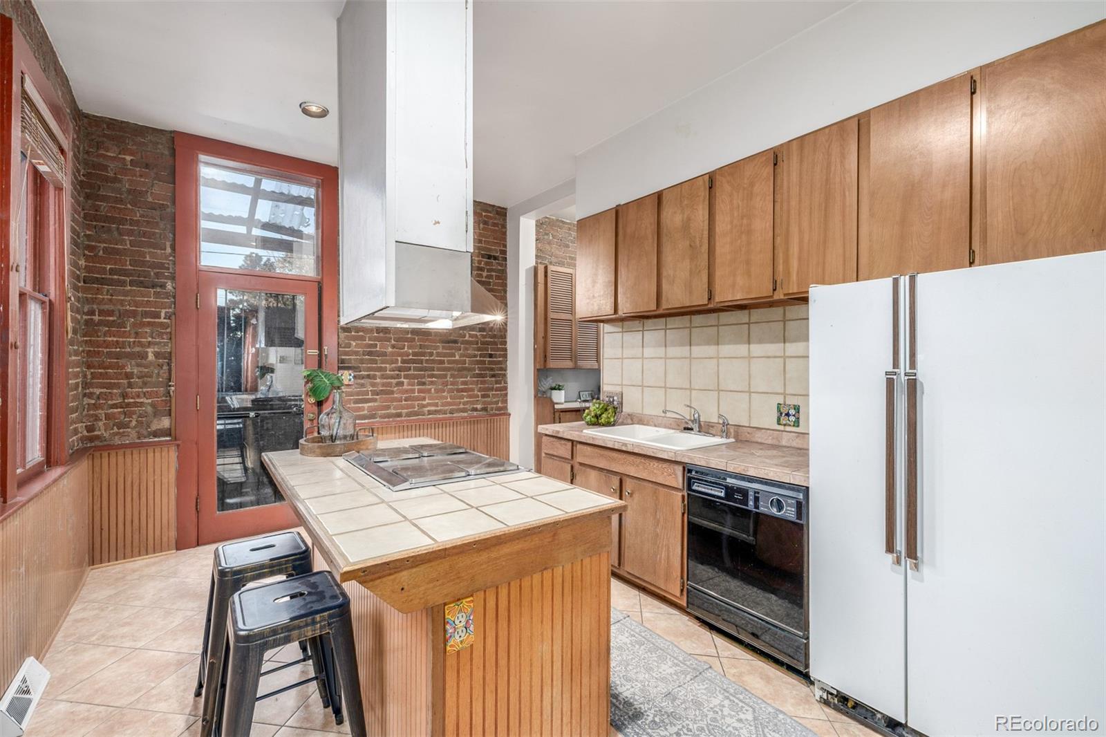 71 W Archer Place