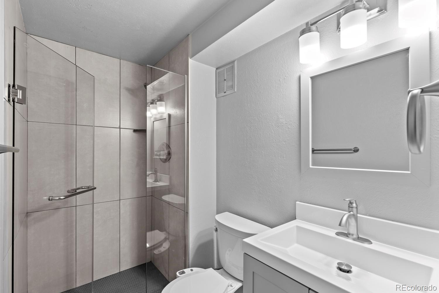 12438 W 70th Place