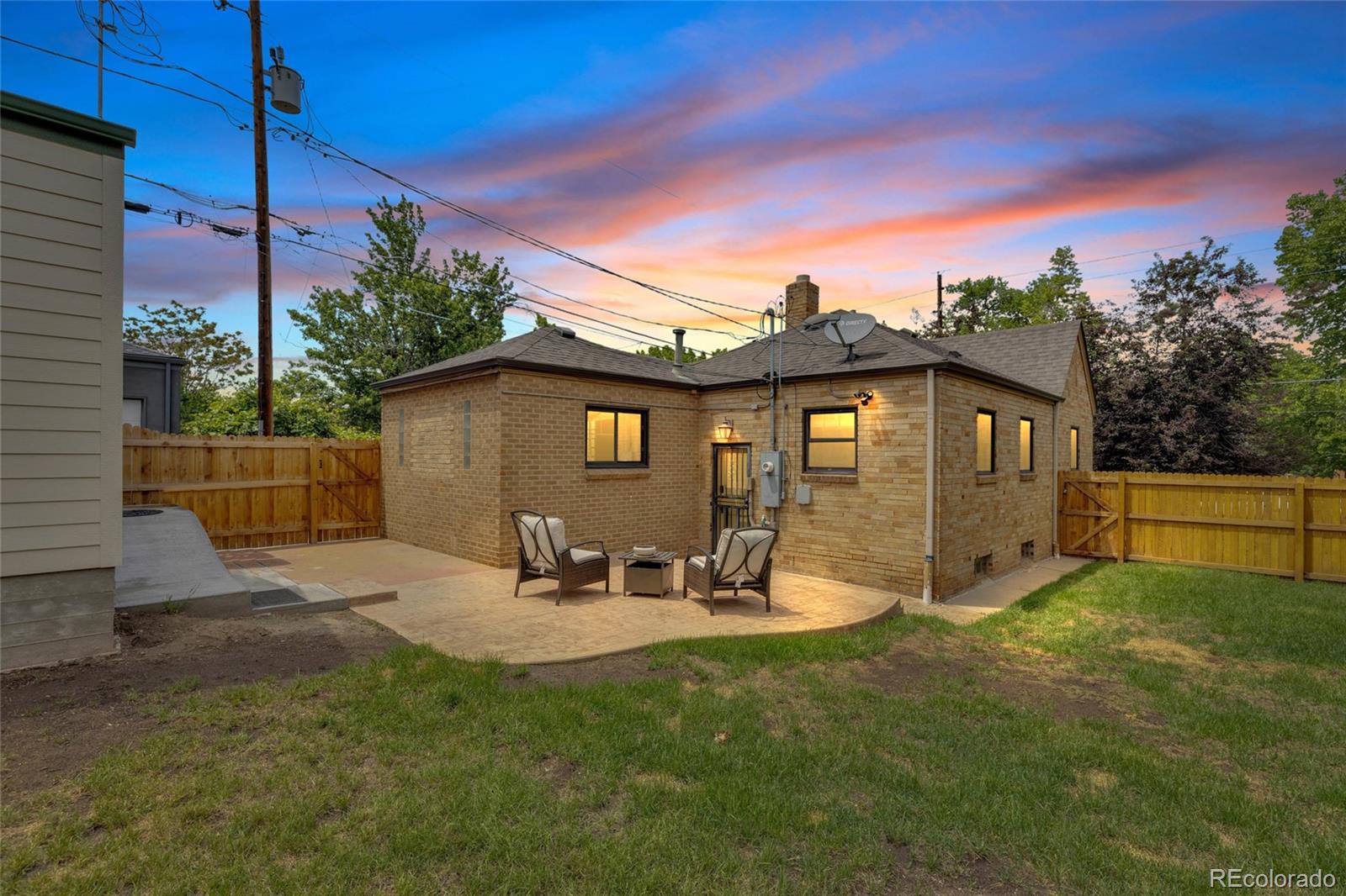 3232 W Scott Place