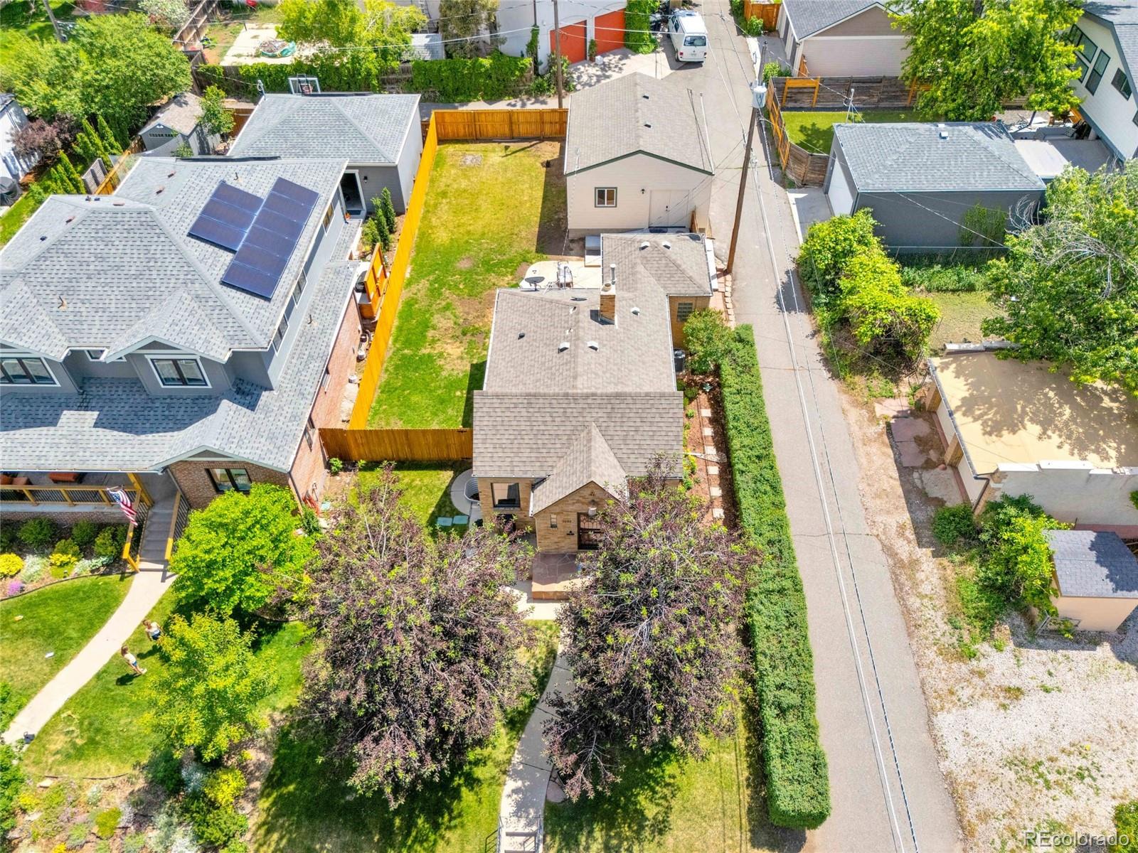 3232 W Scott Place