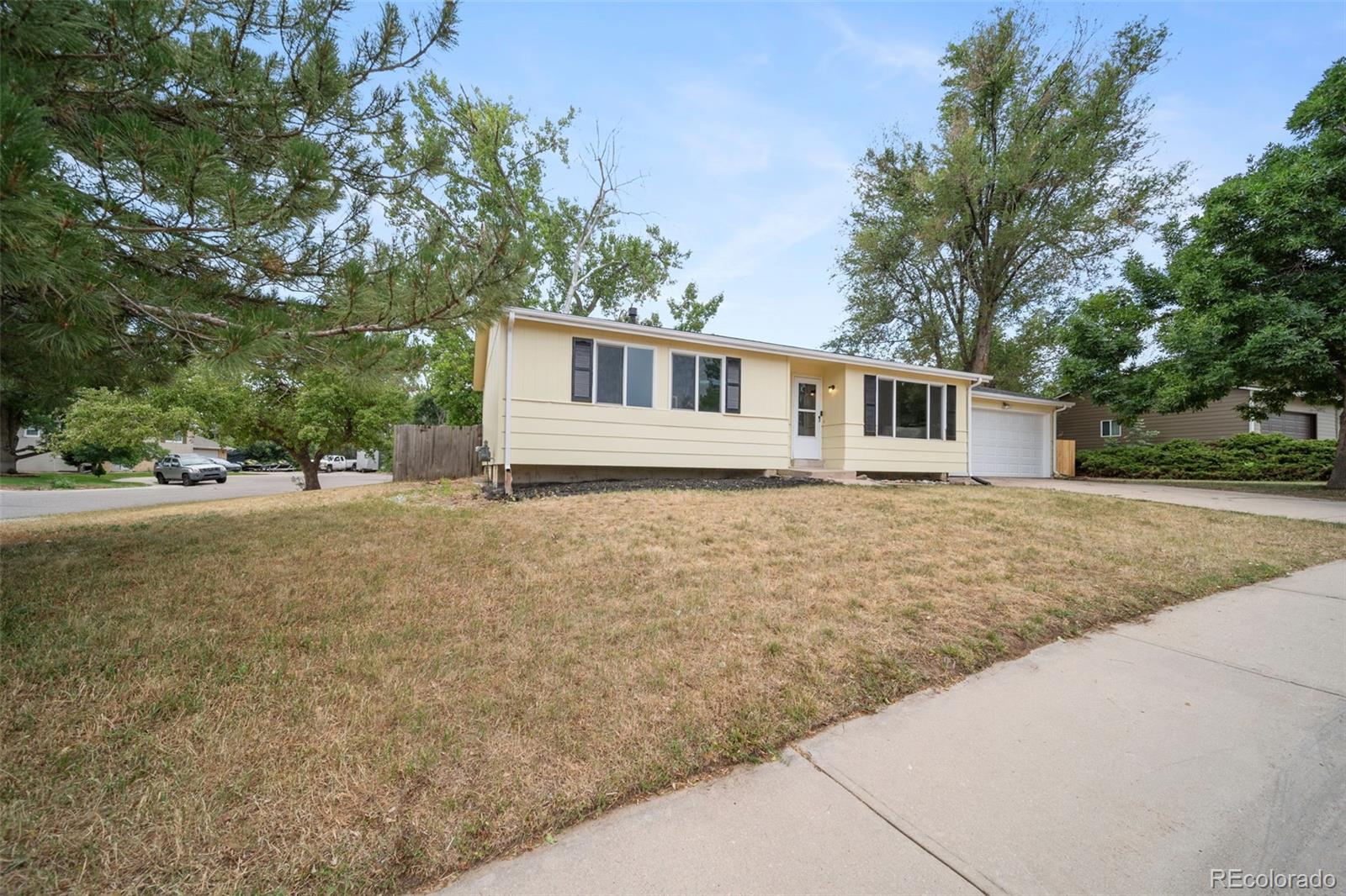6924 W Hinsdale Drive