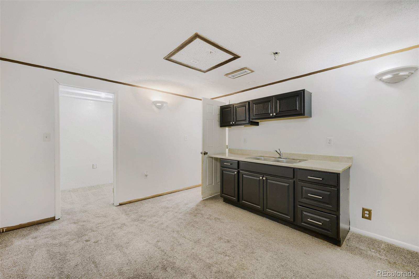 445 Hickory Place