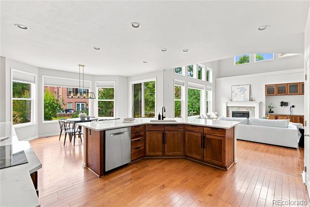 5940 S Mobile Court