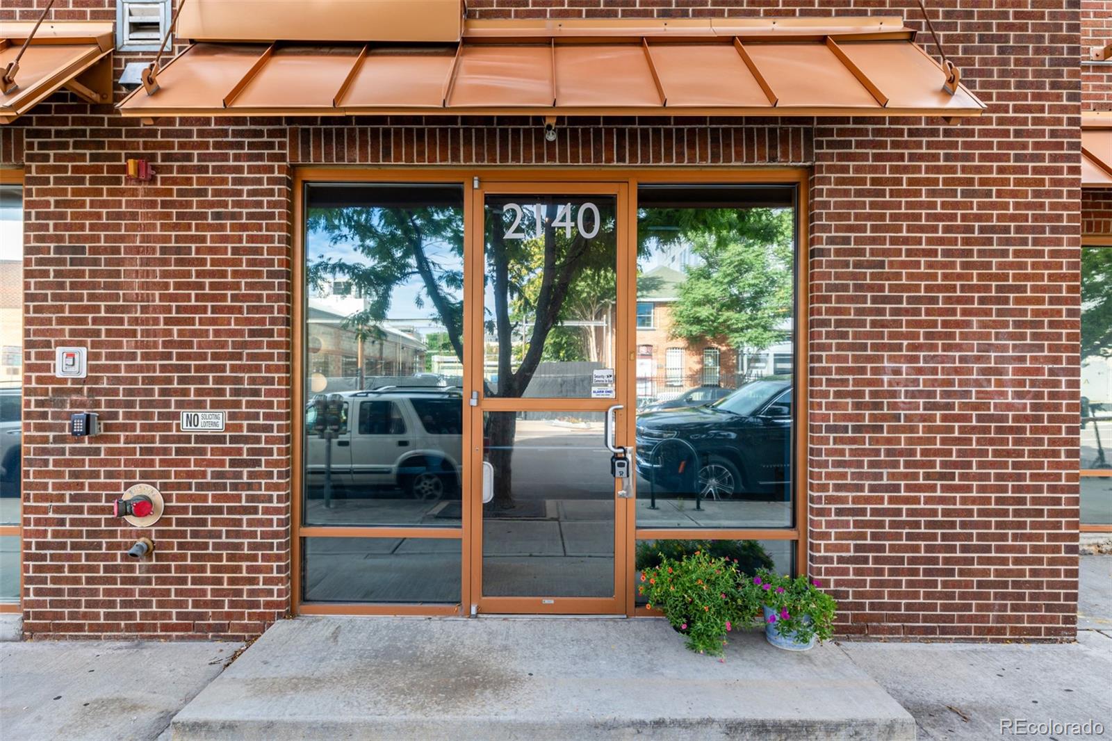 2142 Curtis Street Unit: 101