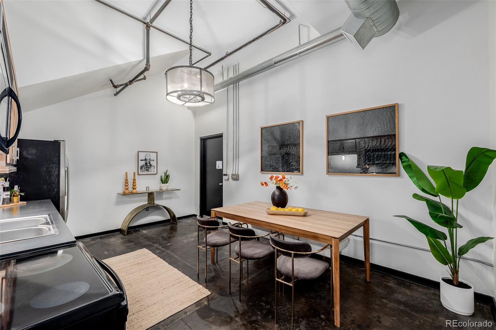 2142 Curtis Street Unit: 101