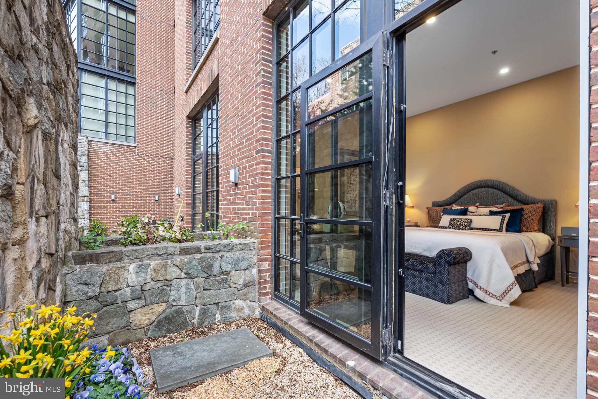 3303 Water STREET NW Unit: 2M