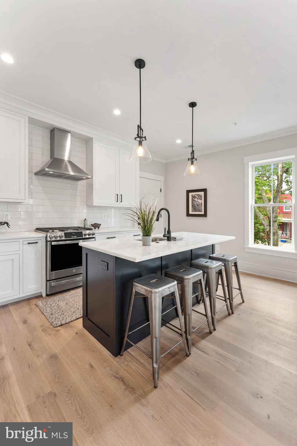 1300 I STREET NE Unit: 5