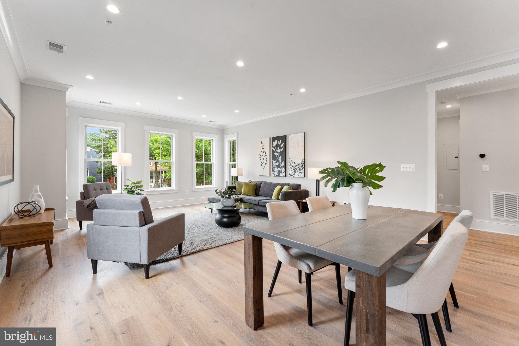 1300 I STREET NE Unit: 5