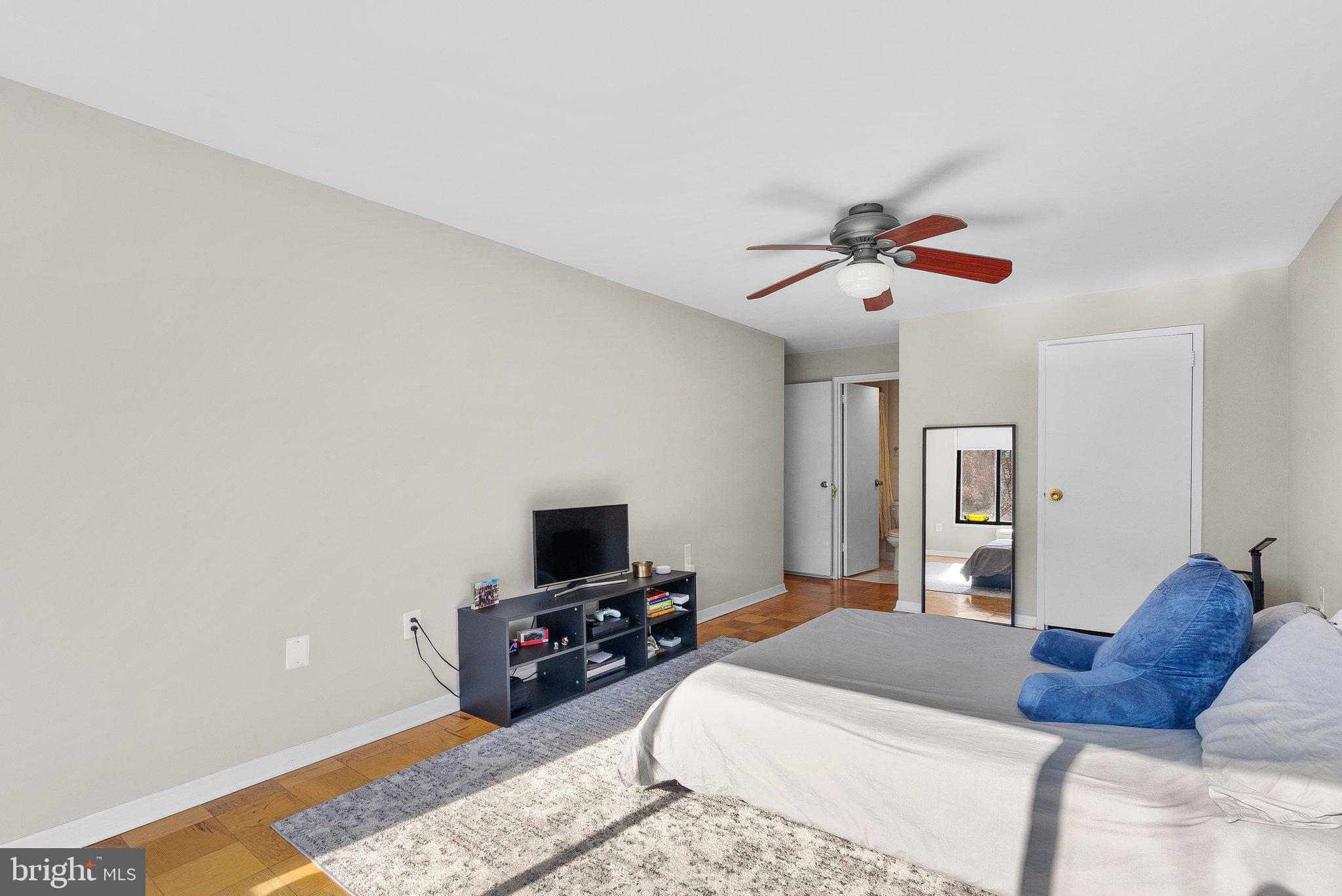 2501 Calvert STREET NW Unit: 409