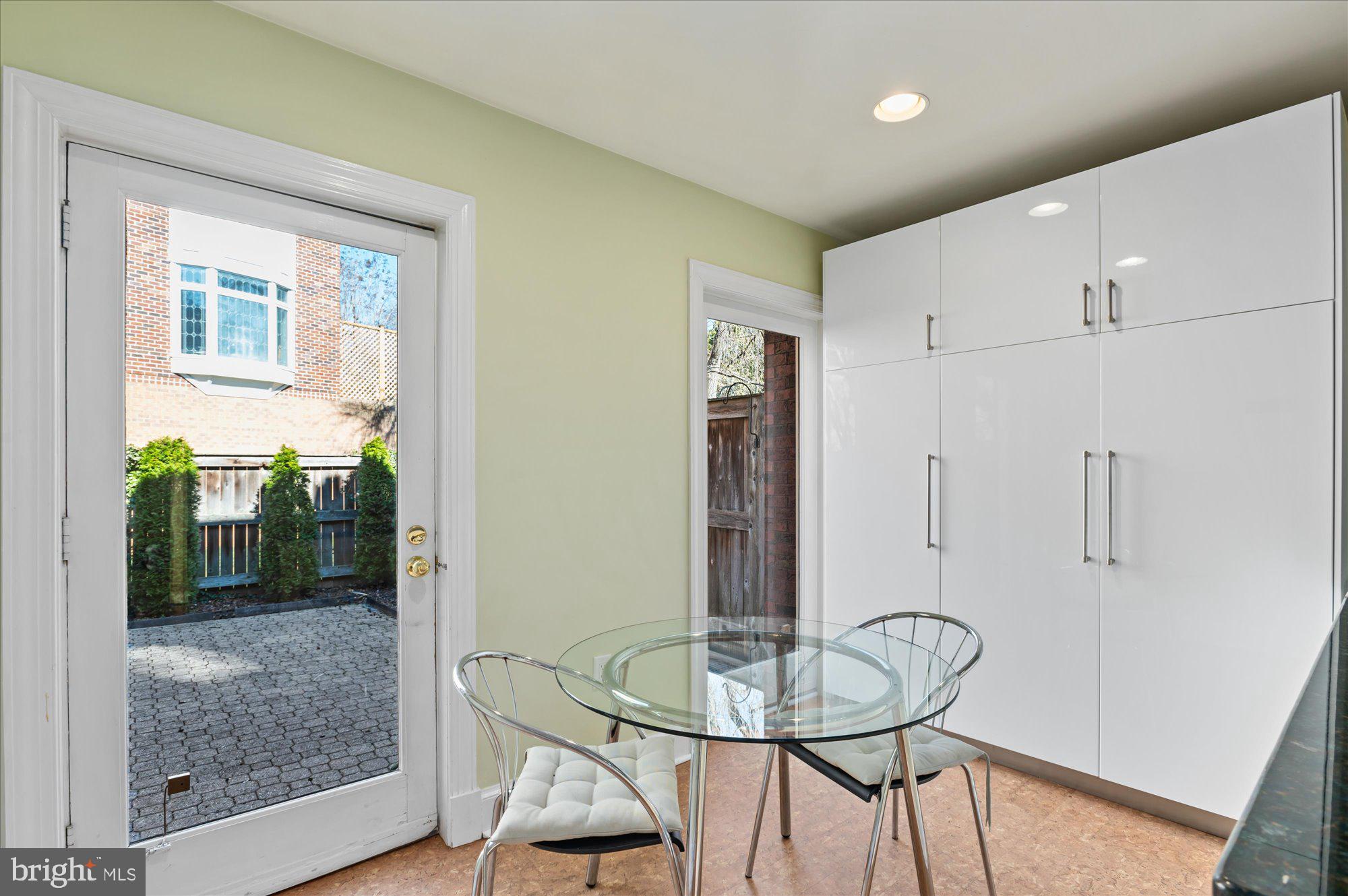 3908 Georgetown Ct NW