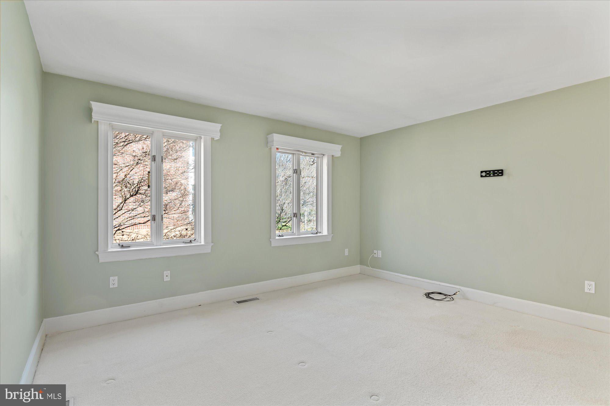 3908 Georgetown Ct NW