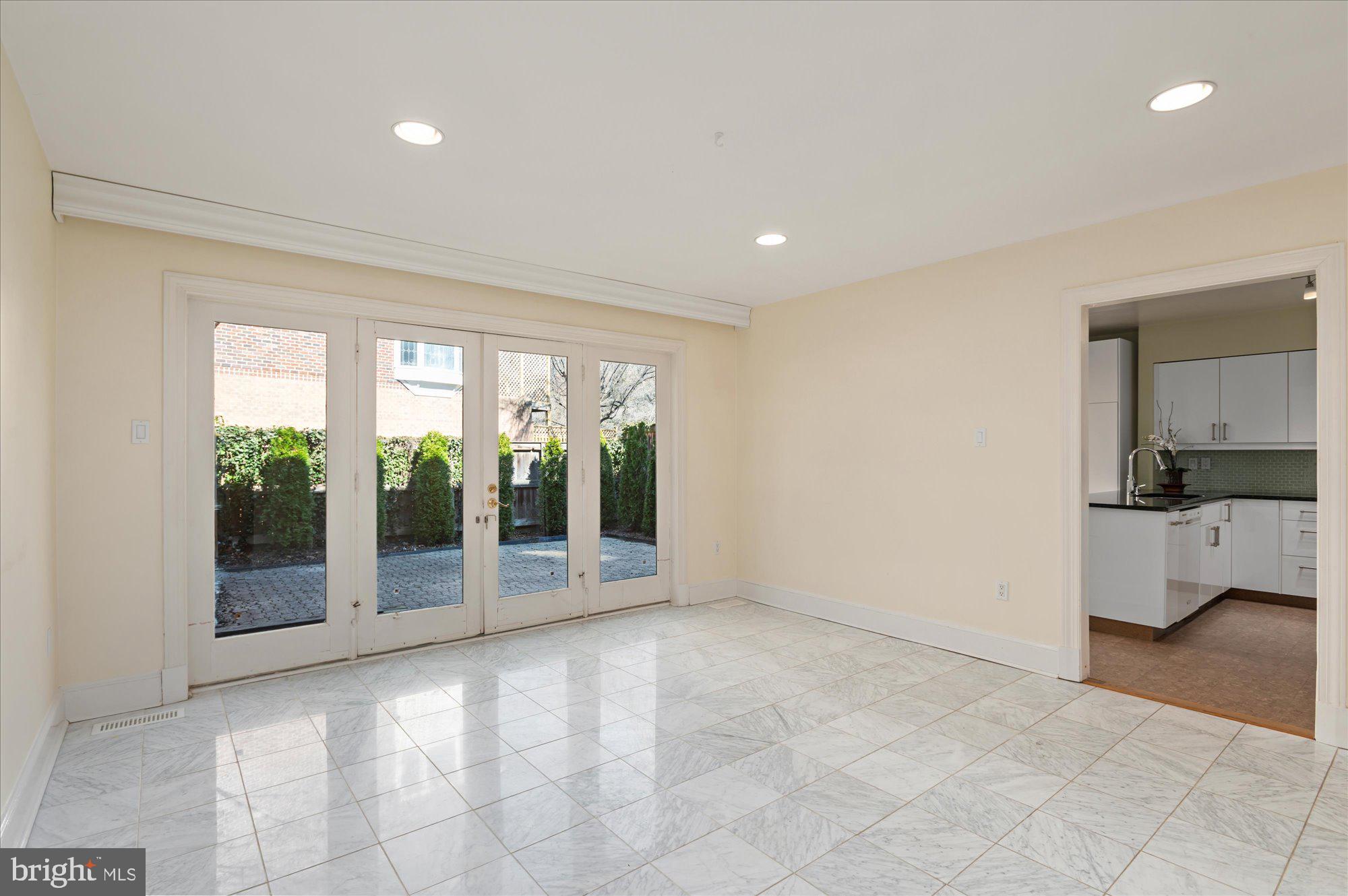 3908 Georgetown Ct NW