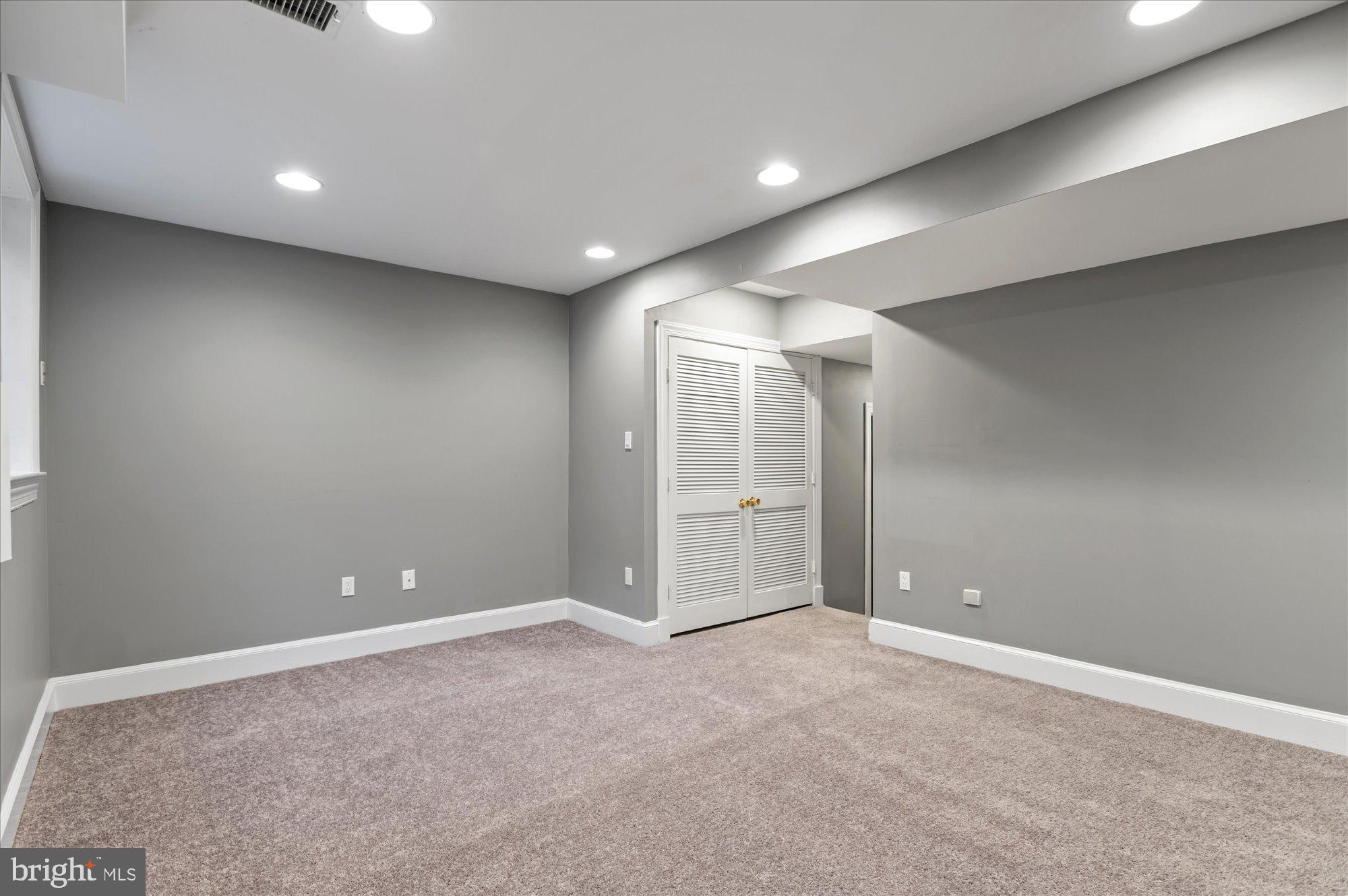 3908 Georgetown Ct NW