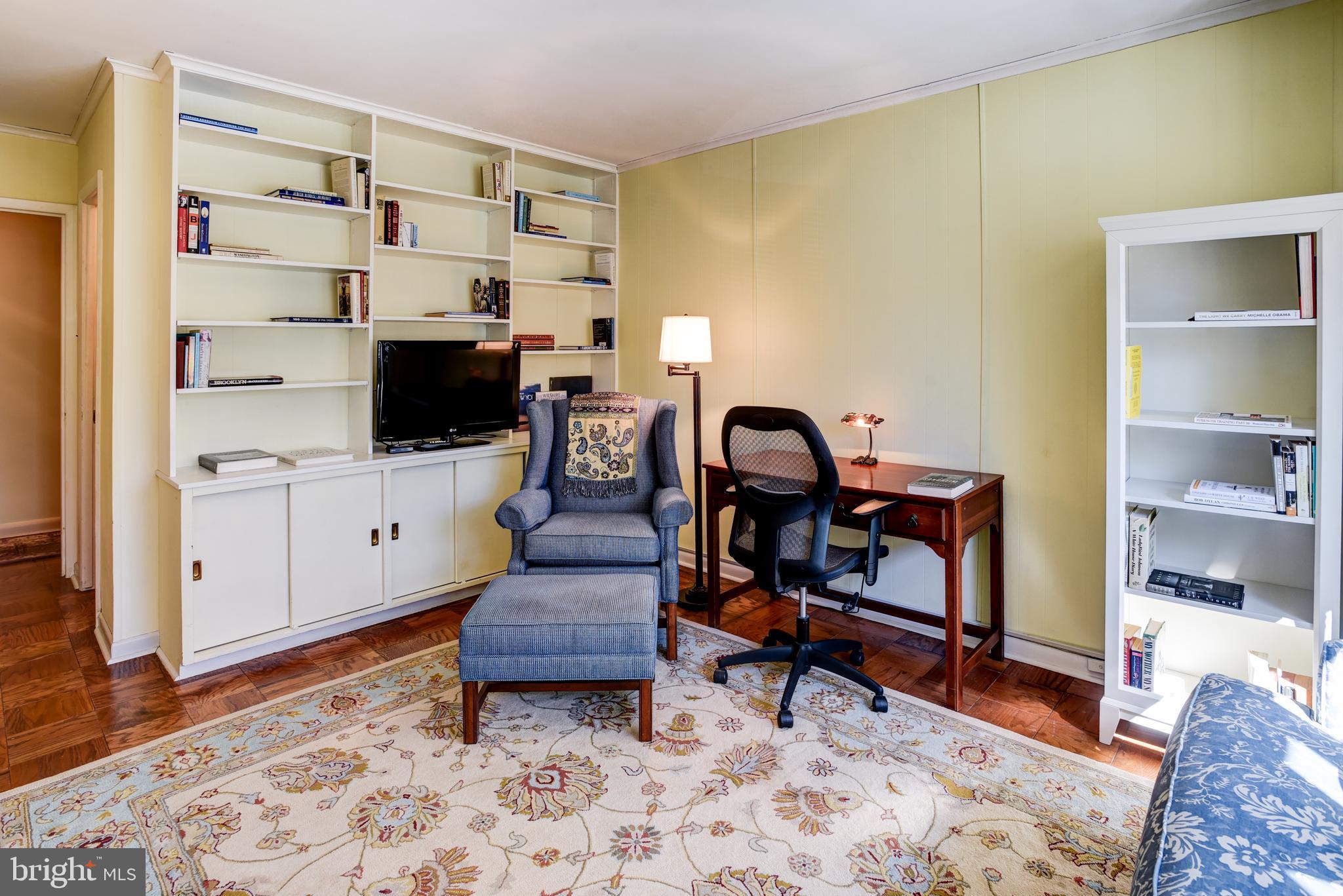 4201 Cathedral Ave NW #105e