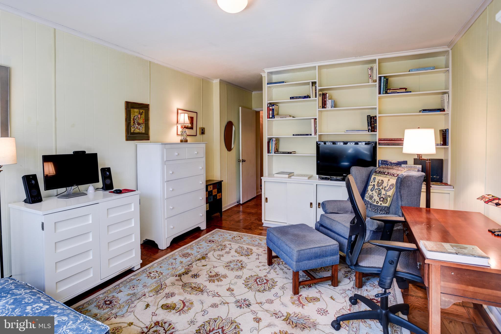 4201 Cathedral Ave NW #105e