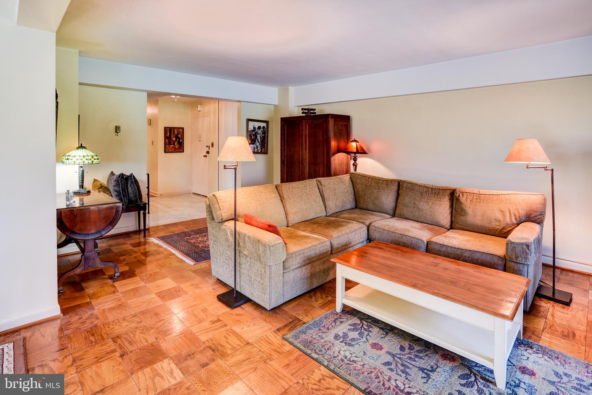 4201 Cathedral Ave NW #105e