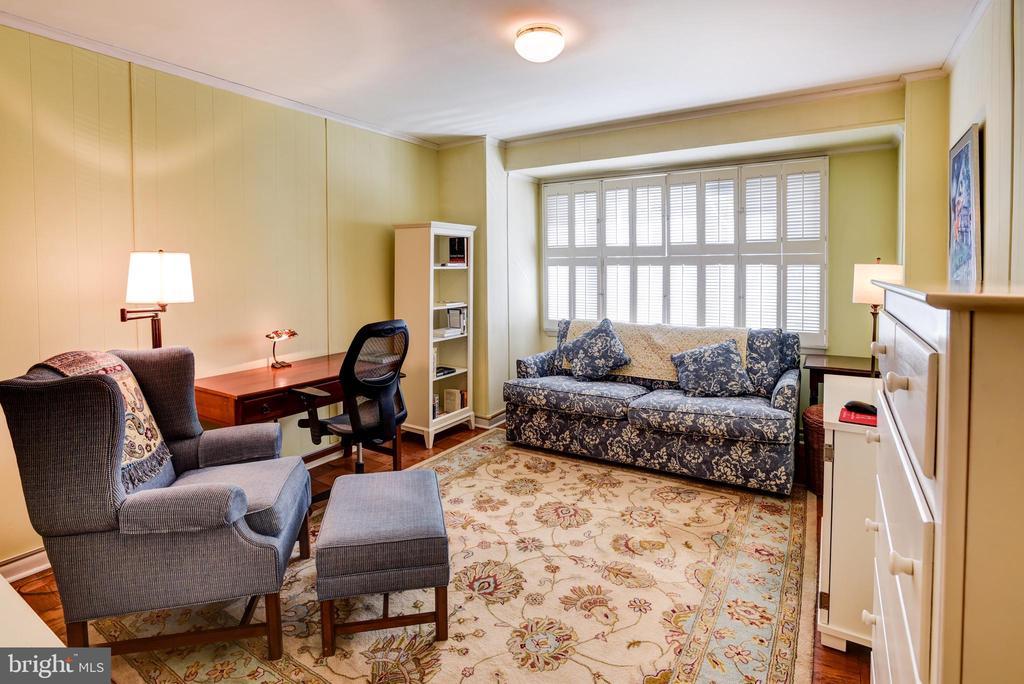 4201 Cathedral Ave NW #105e