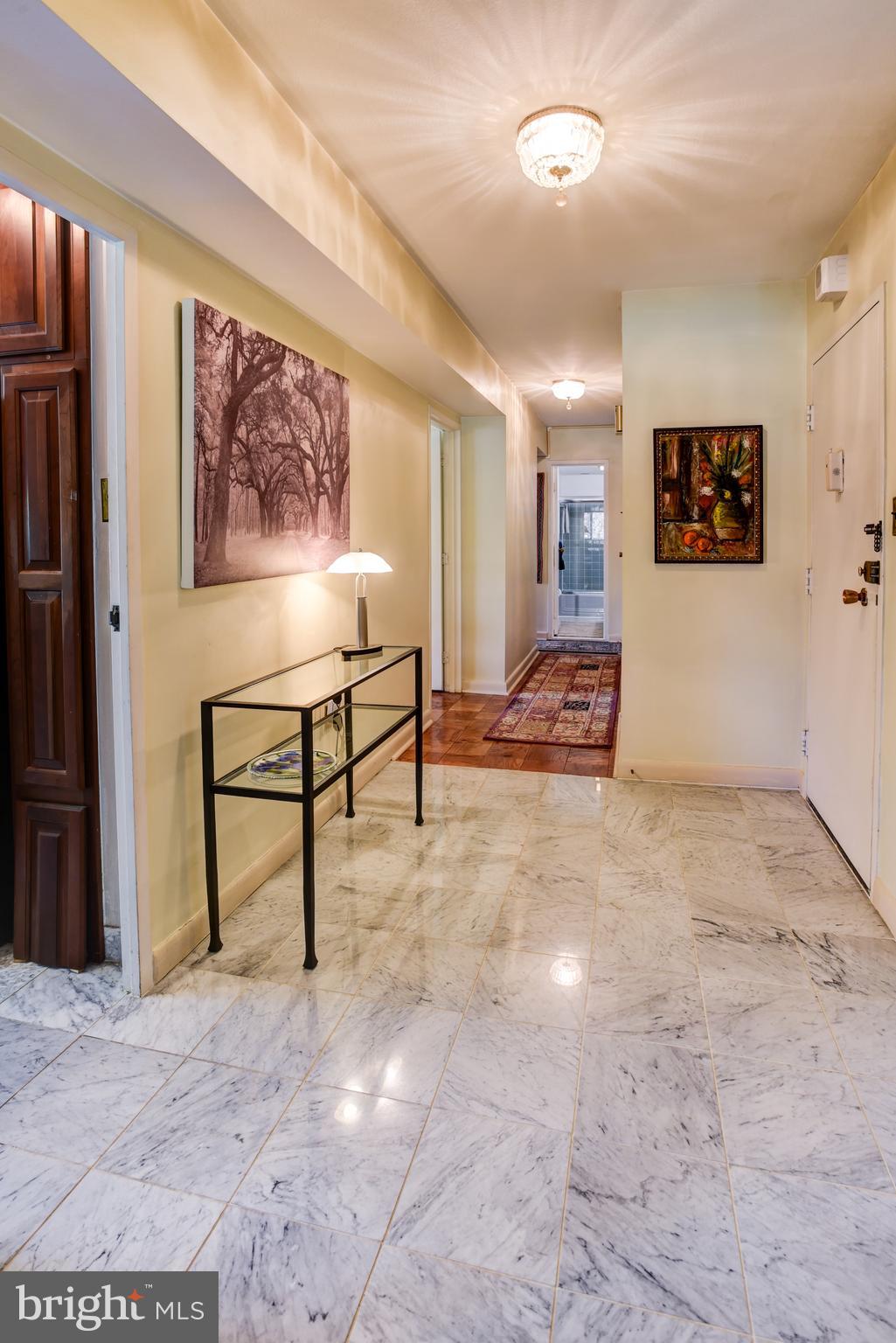 4201 Cathedral Ave NW #105e