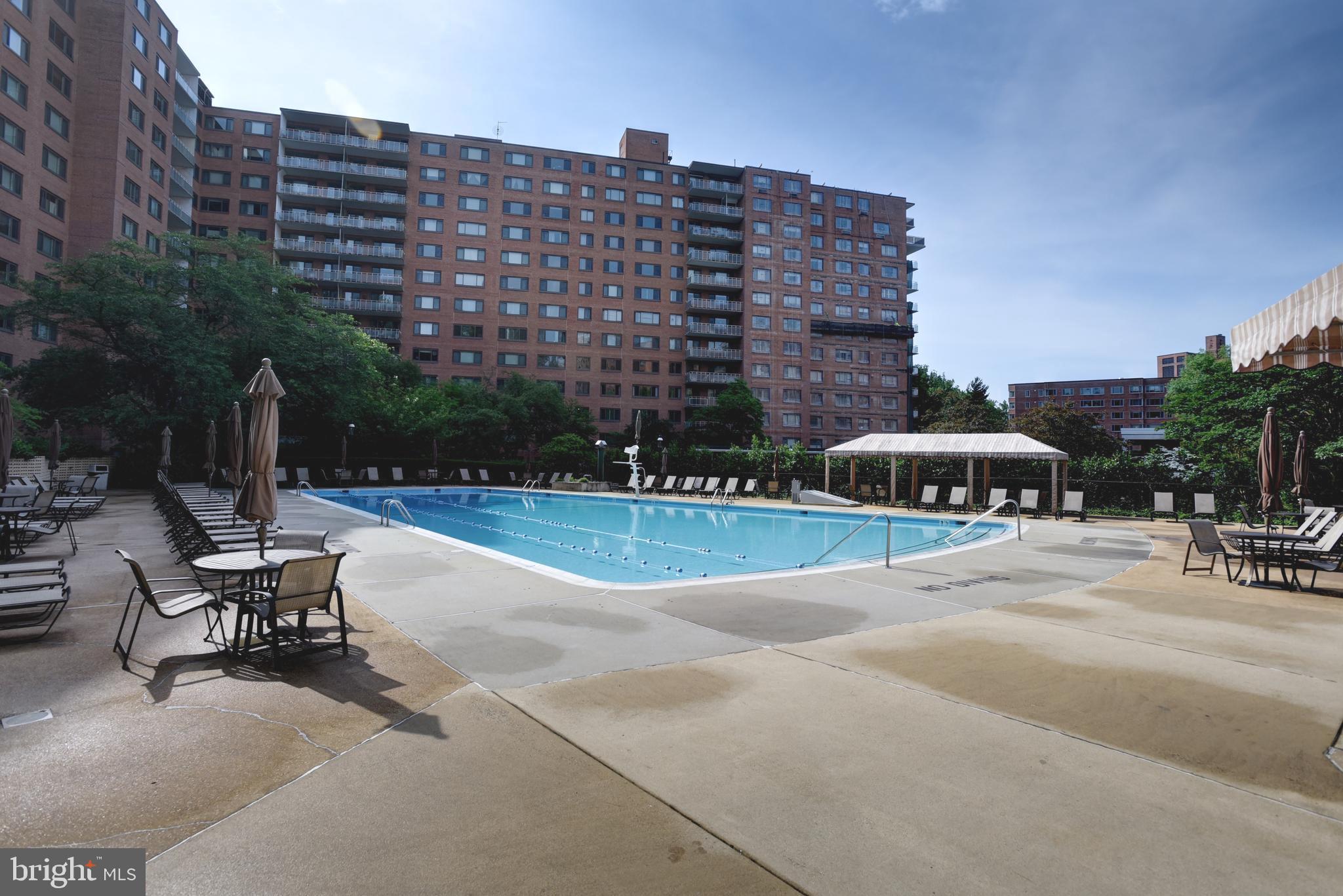 4201 Cathedral Ave NW #105e
