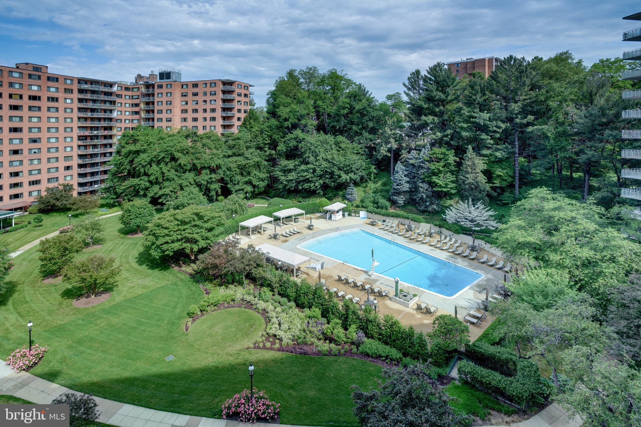 4201 Cathedral Ave NW #105e