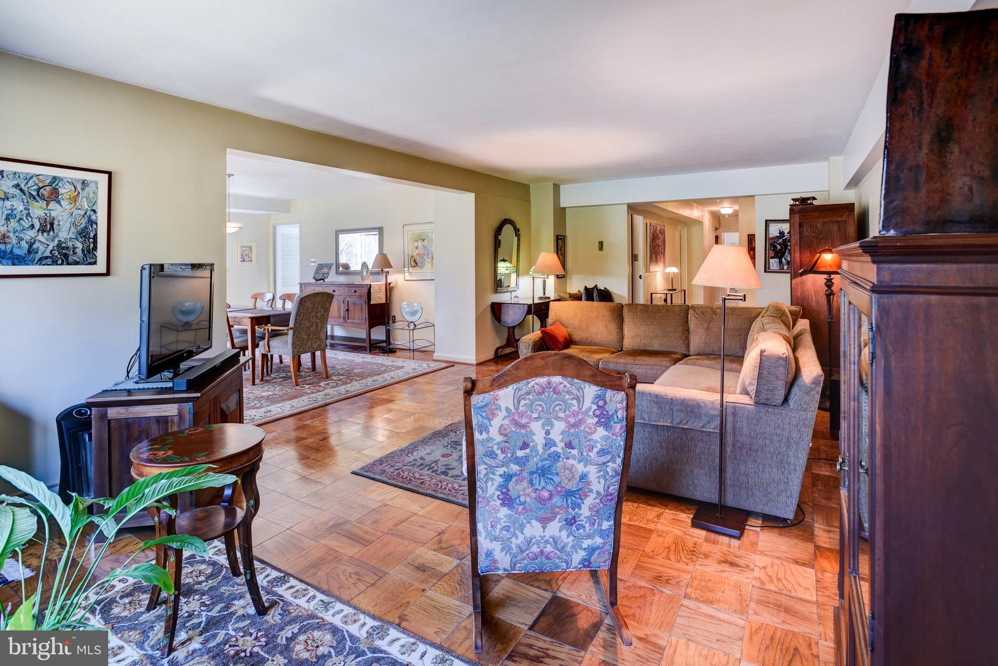 4201 Cathedral Ave NW #105e