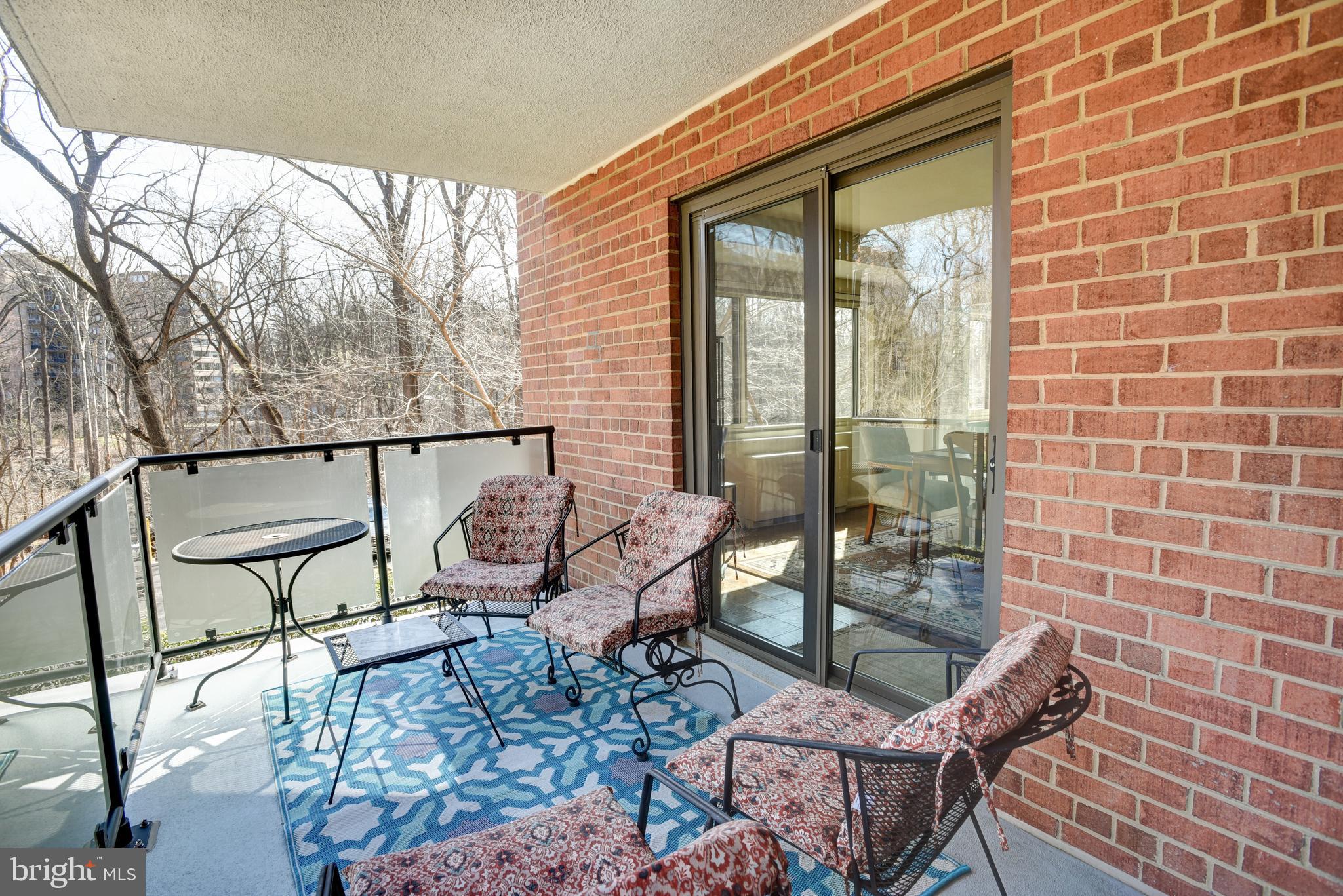 4201 Cathedral Ave NW #105e