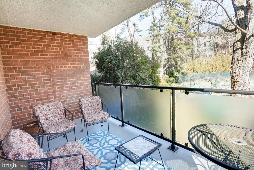 4201 Cathedral Ave NW #105e