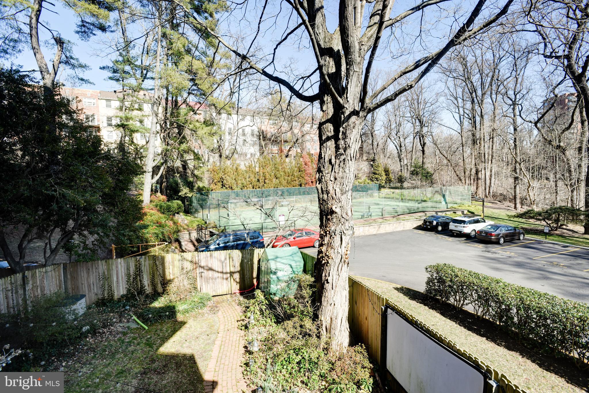 4201 Cathedral Ave NW #105e