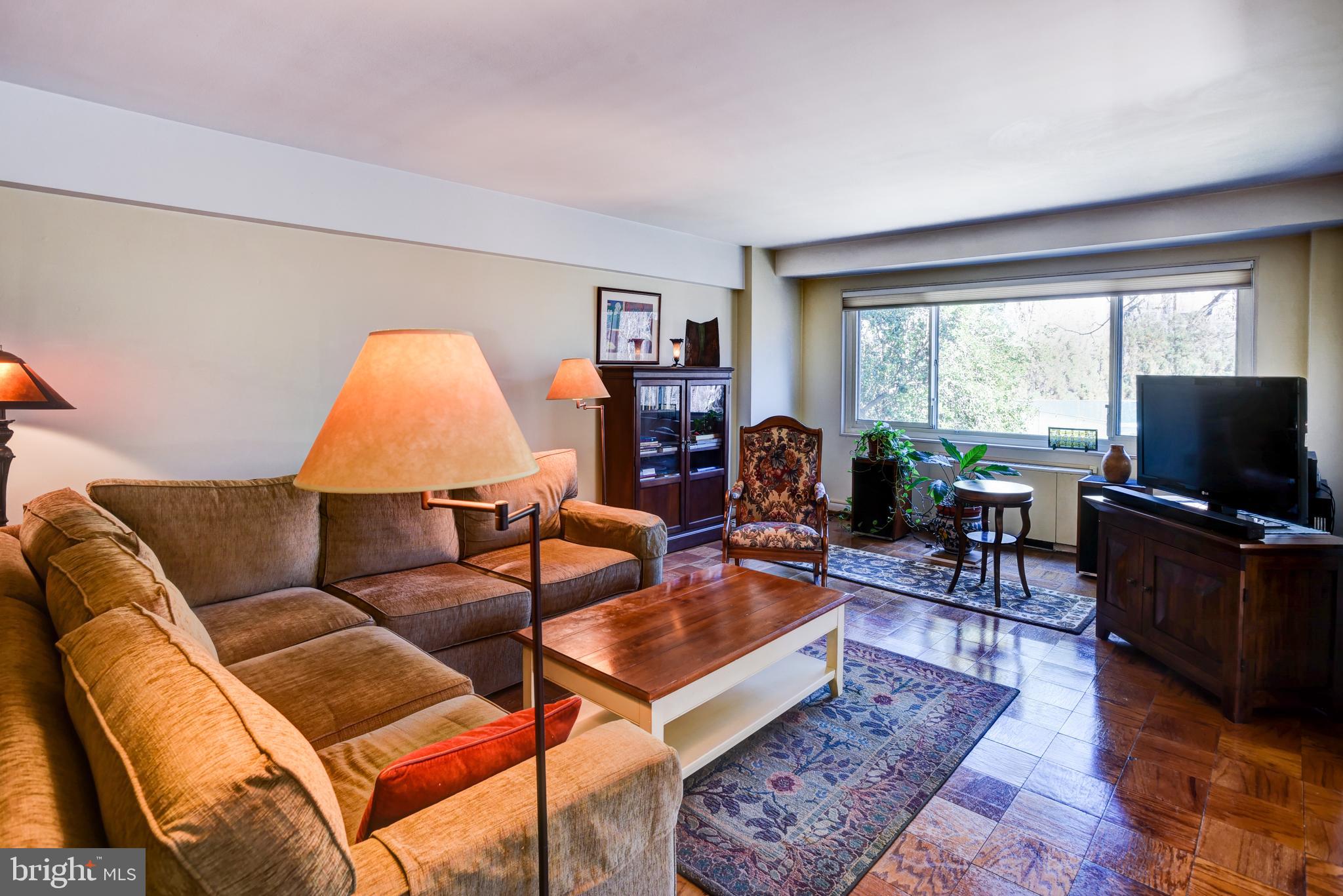 4201 Cathedral Ave NW #105e