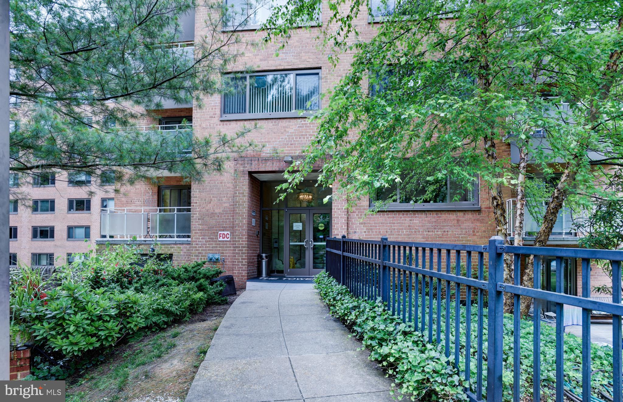 4201 Cathedral Ave NW #105e