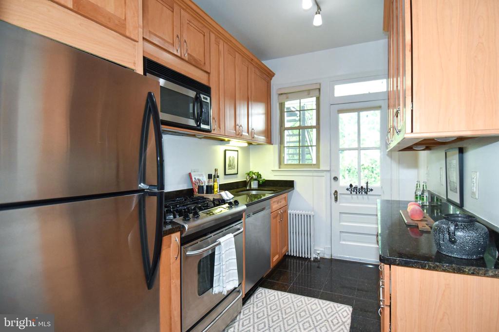 2514 41st St NW #2