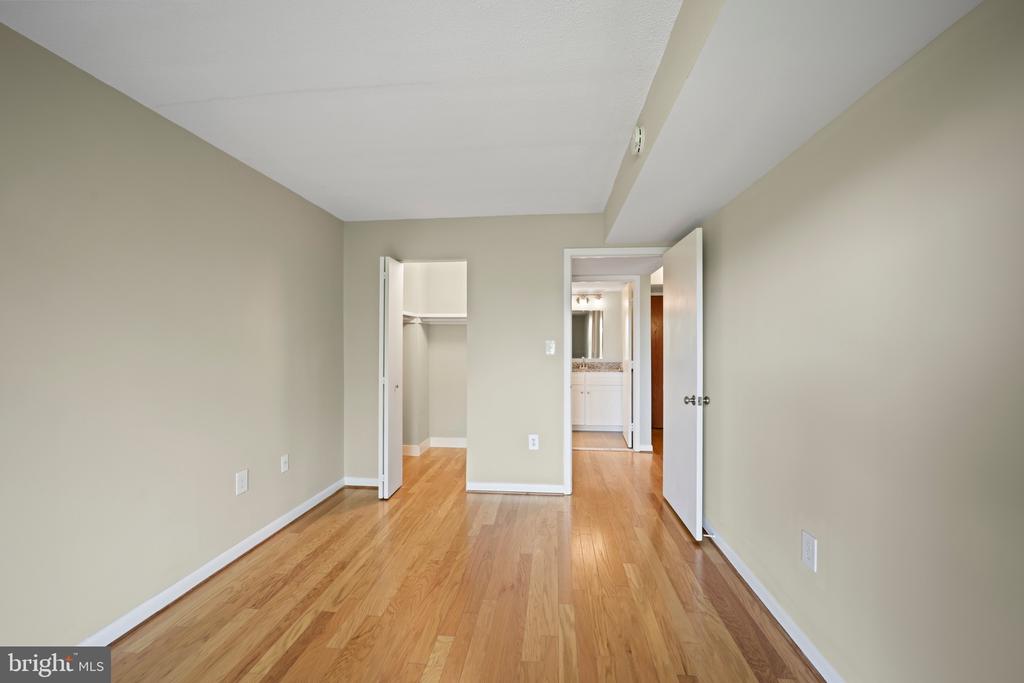 2141 Wisconsin Ave NW #502