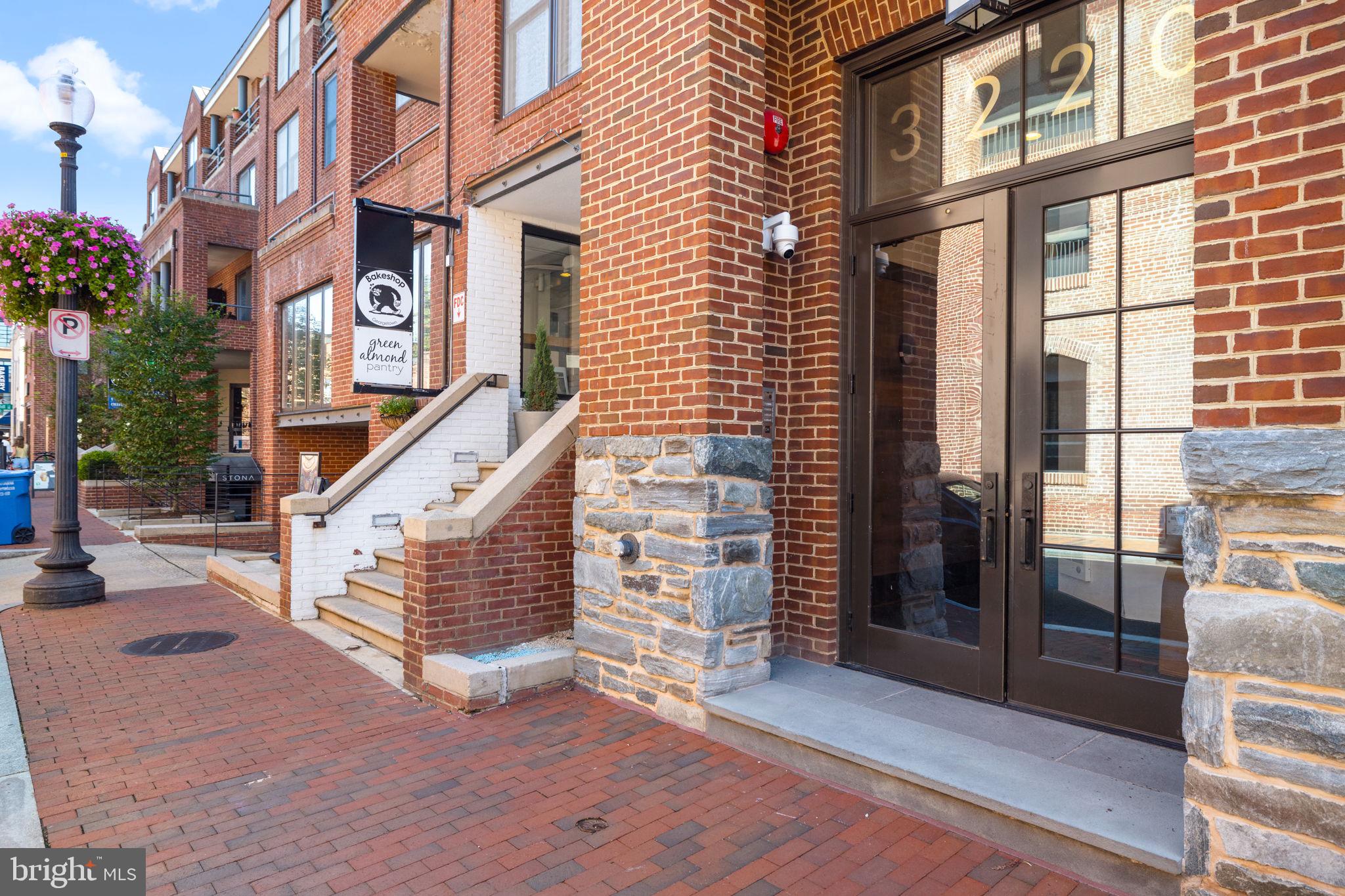 3220 Grace St NW #1