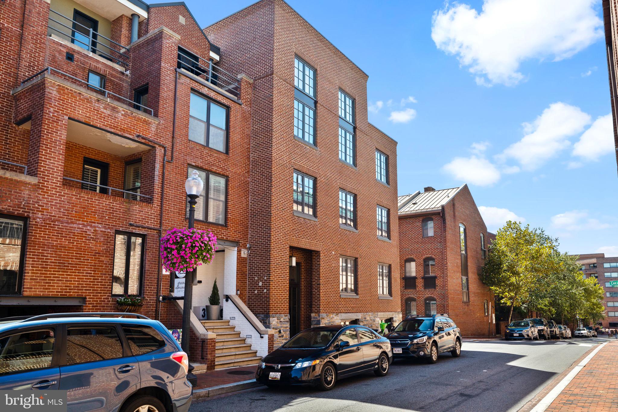 3220 Grace St NW #1