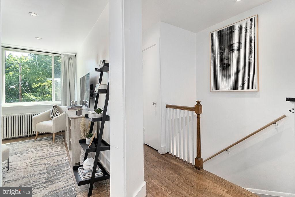 213 HAWAII AVE NE #2