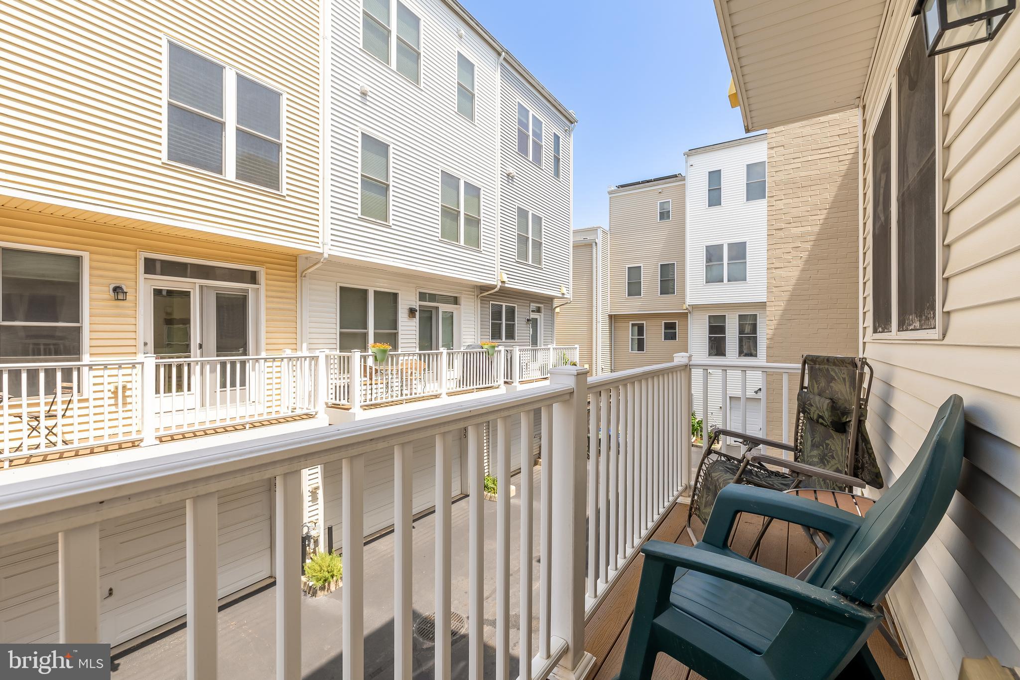 908 3rd Pl SE