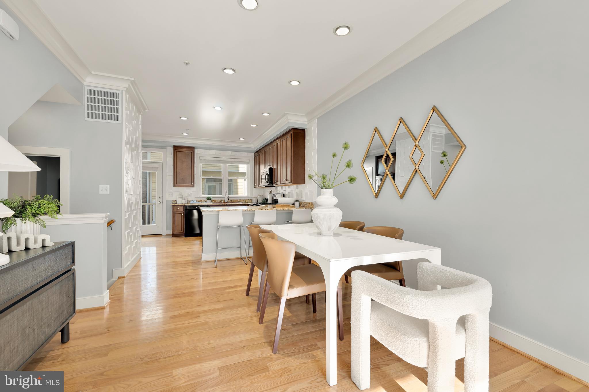 908 3rd Pl SE