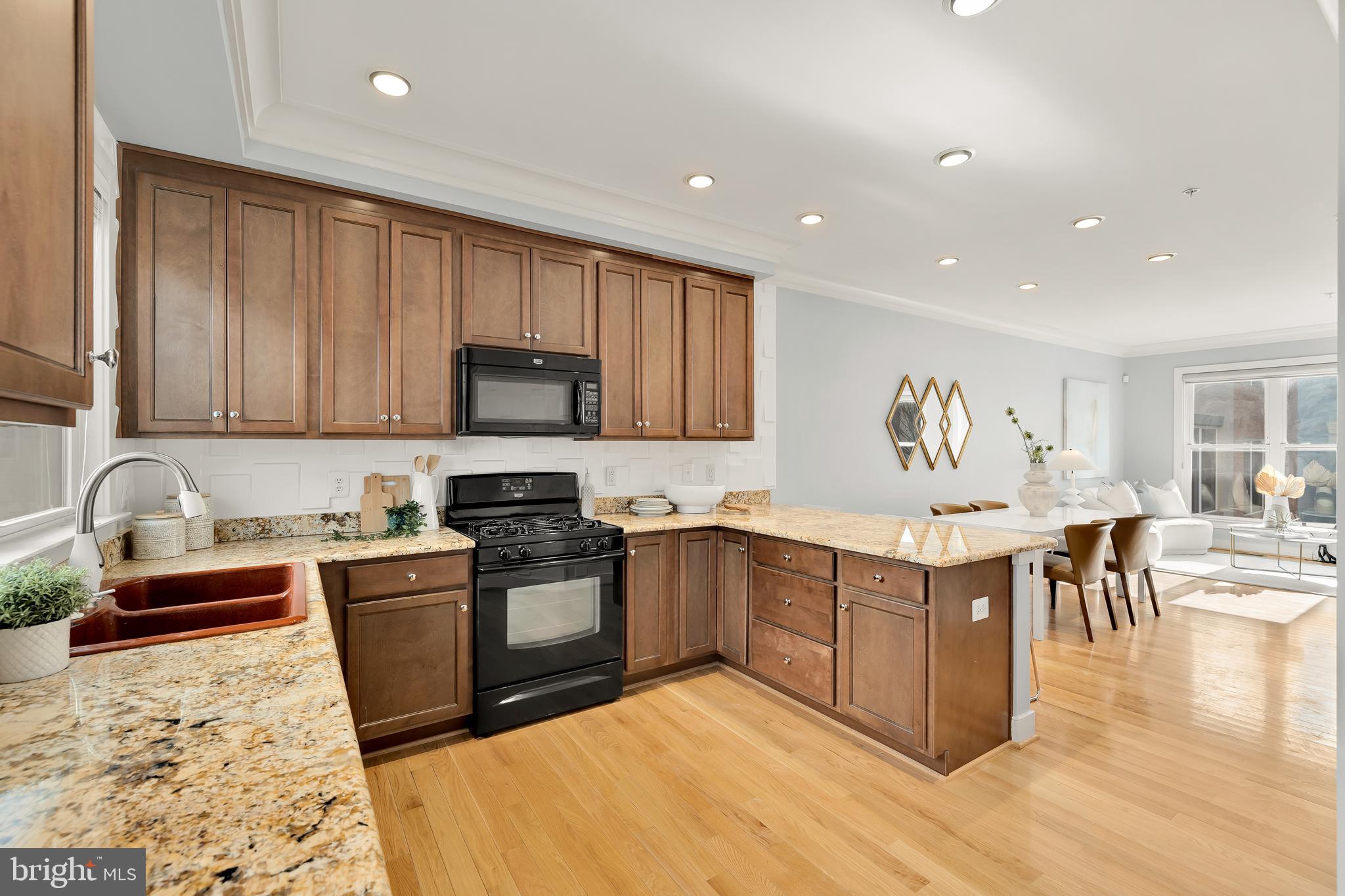 908 3rd Pl SE