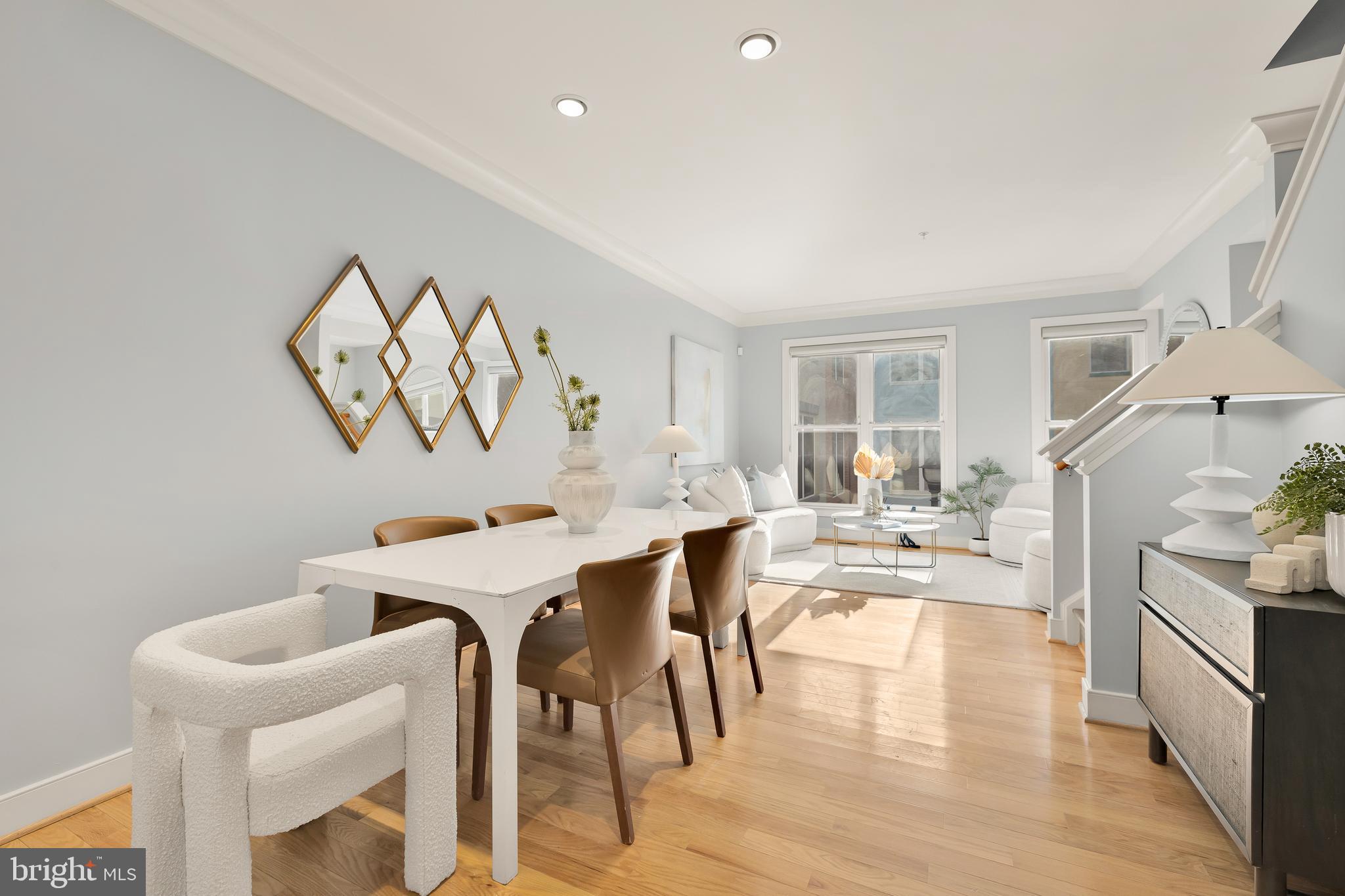 908 3rd Pl SE