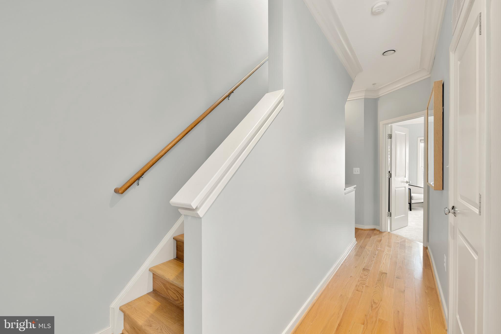908 3rd Pl SE