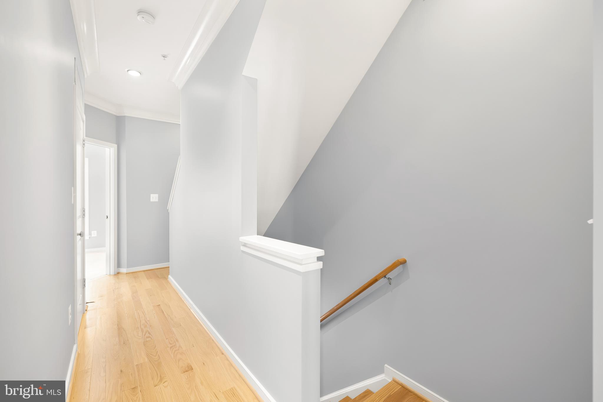 908 3rd Pl SE