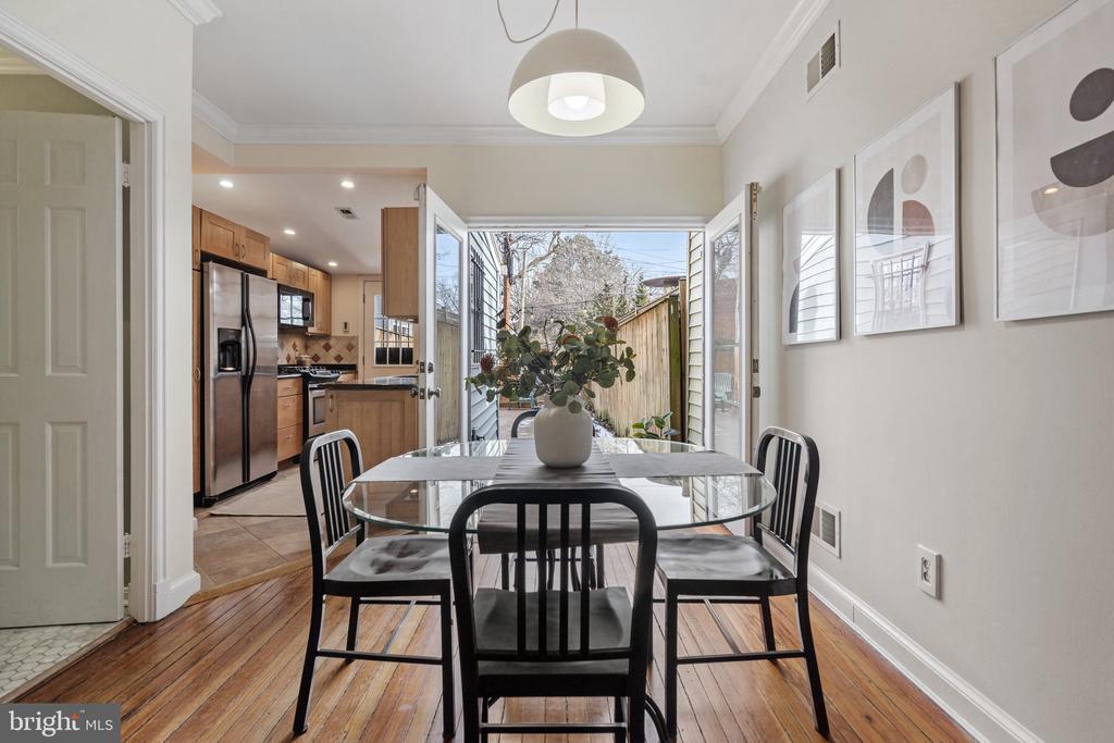 4 14th St SE
