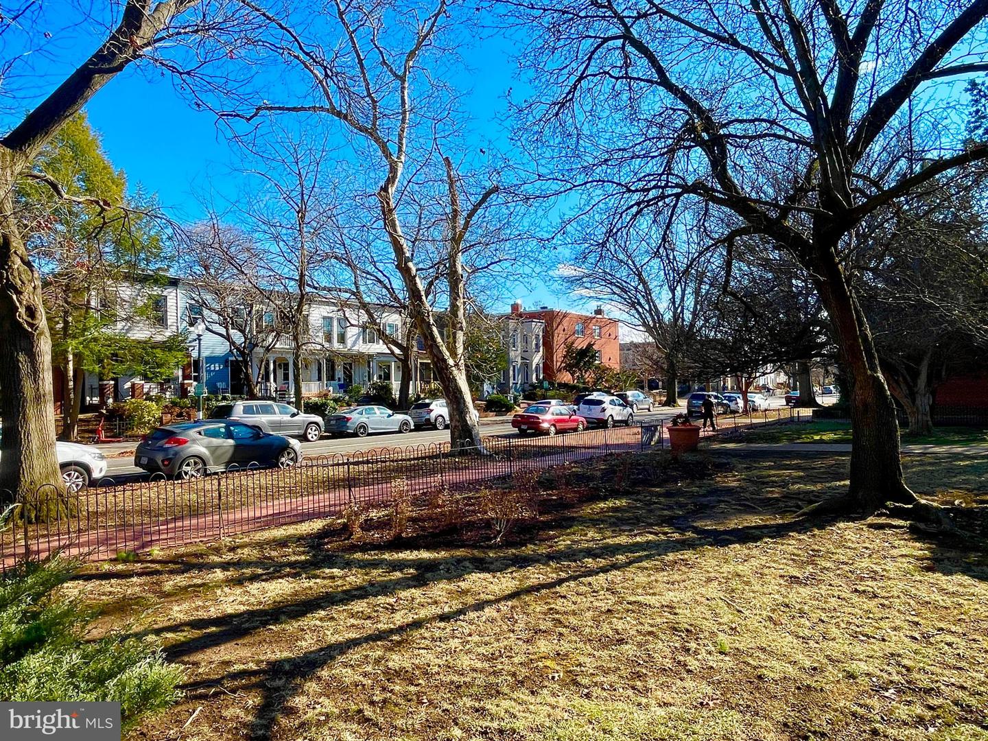 4 14th St SE