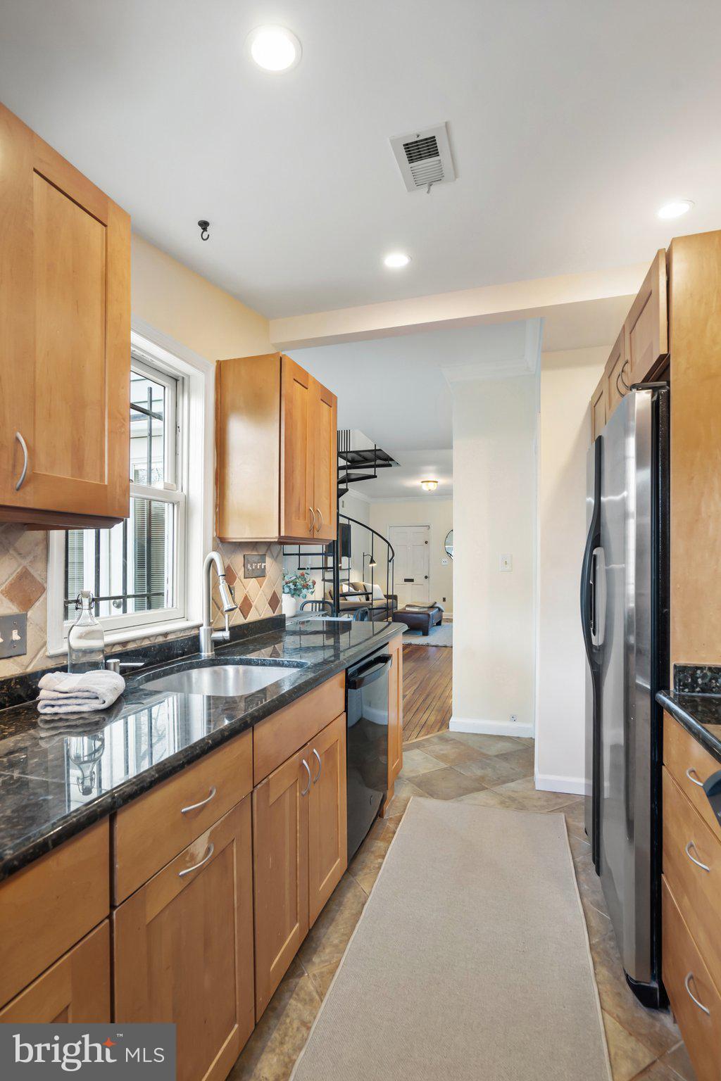 4 14th St SE