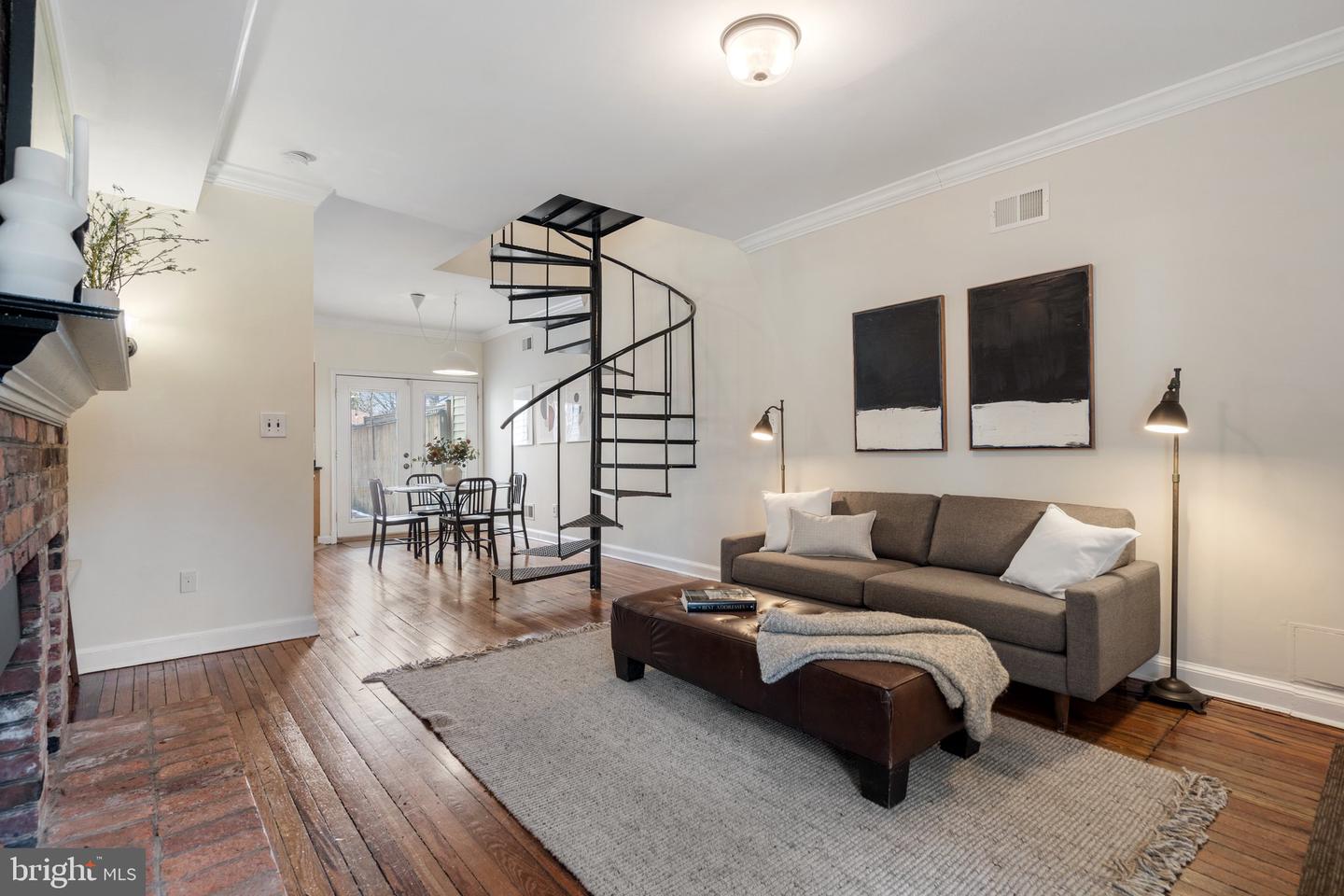 4 14th St SE