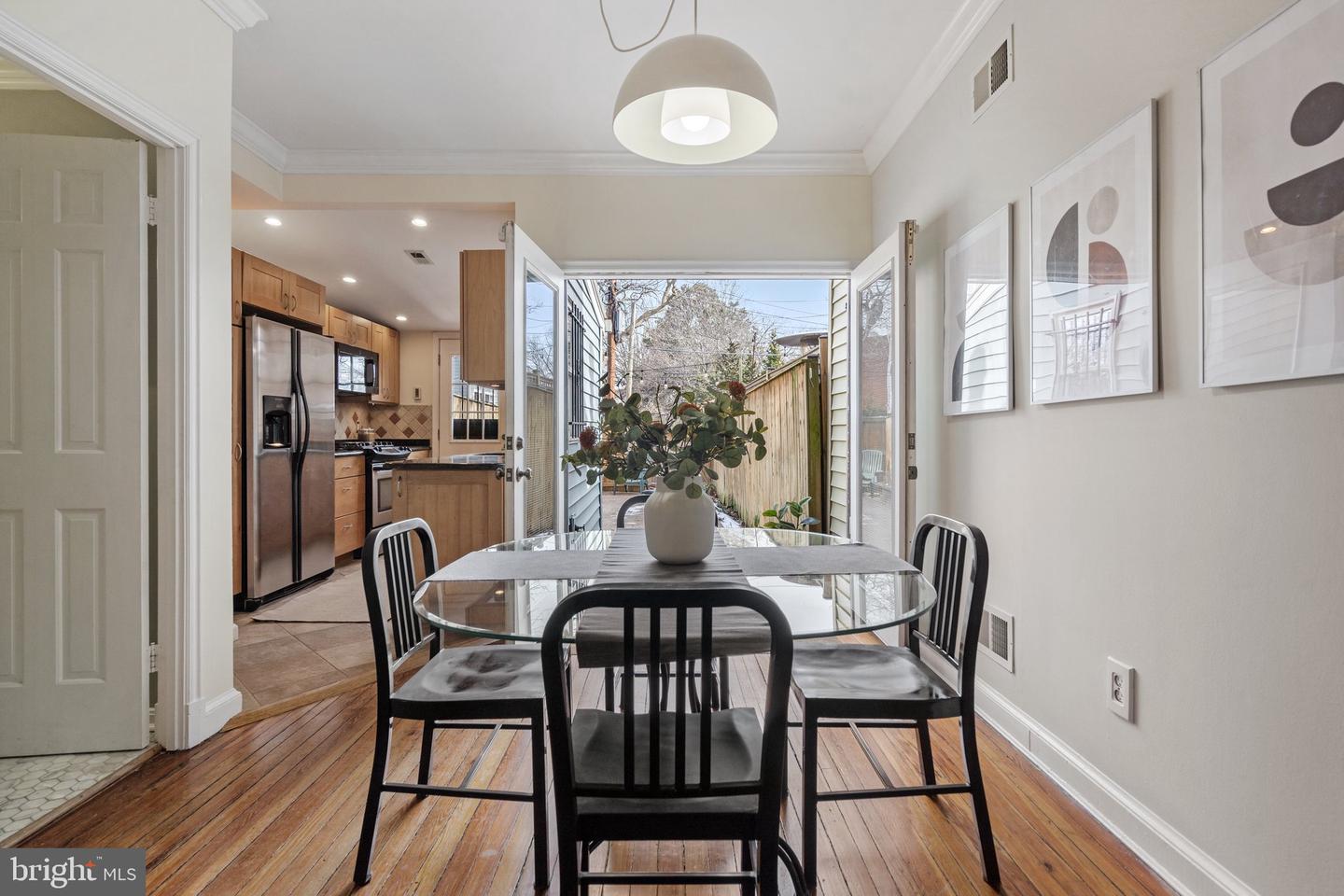 4 14th St SE
