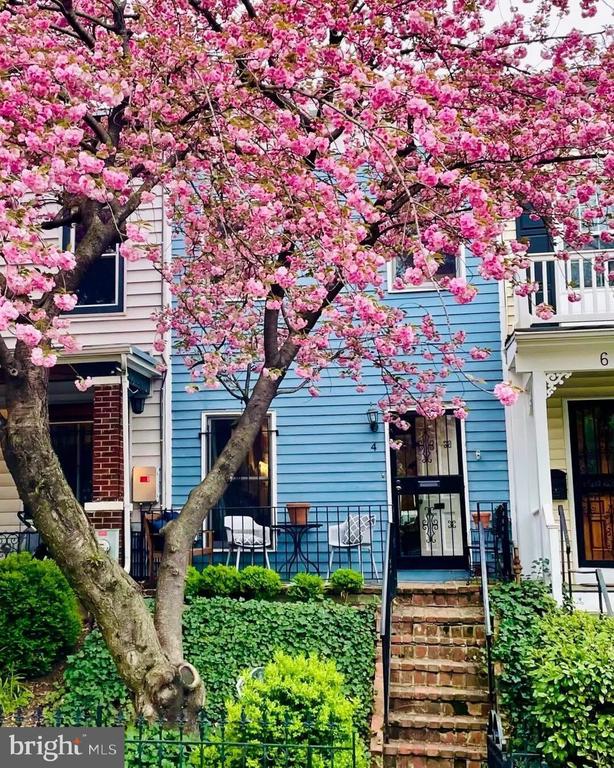 4 14th St SE