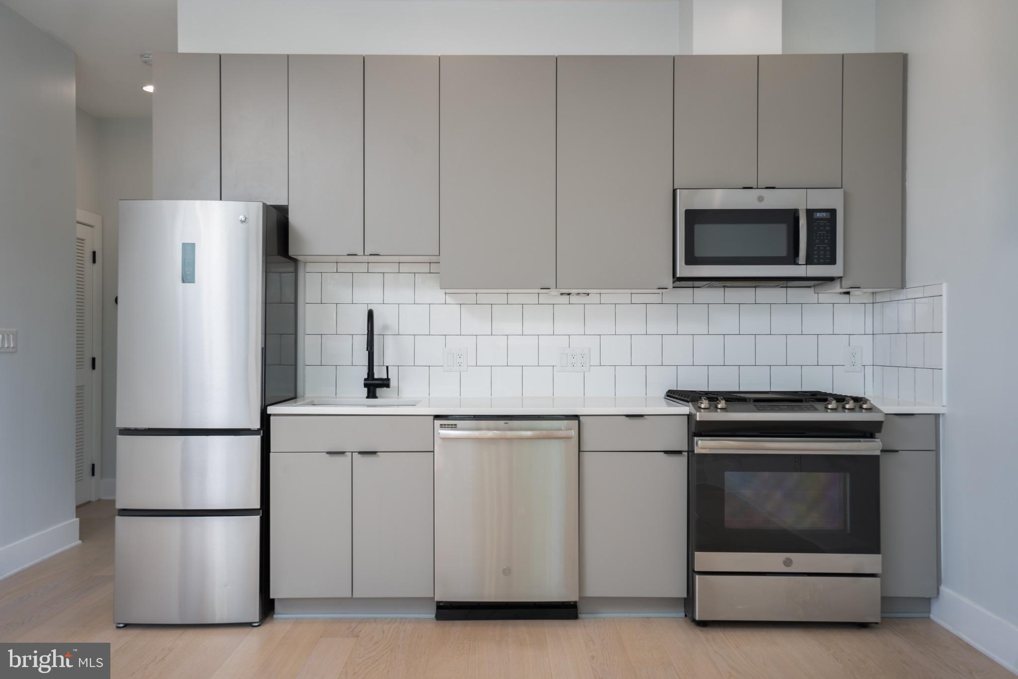 705 IRVING ST NW #202