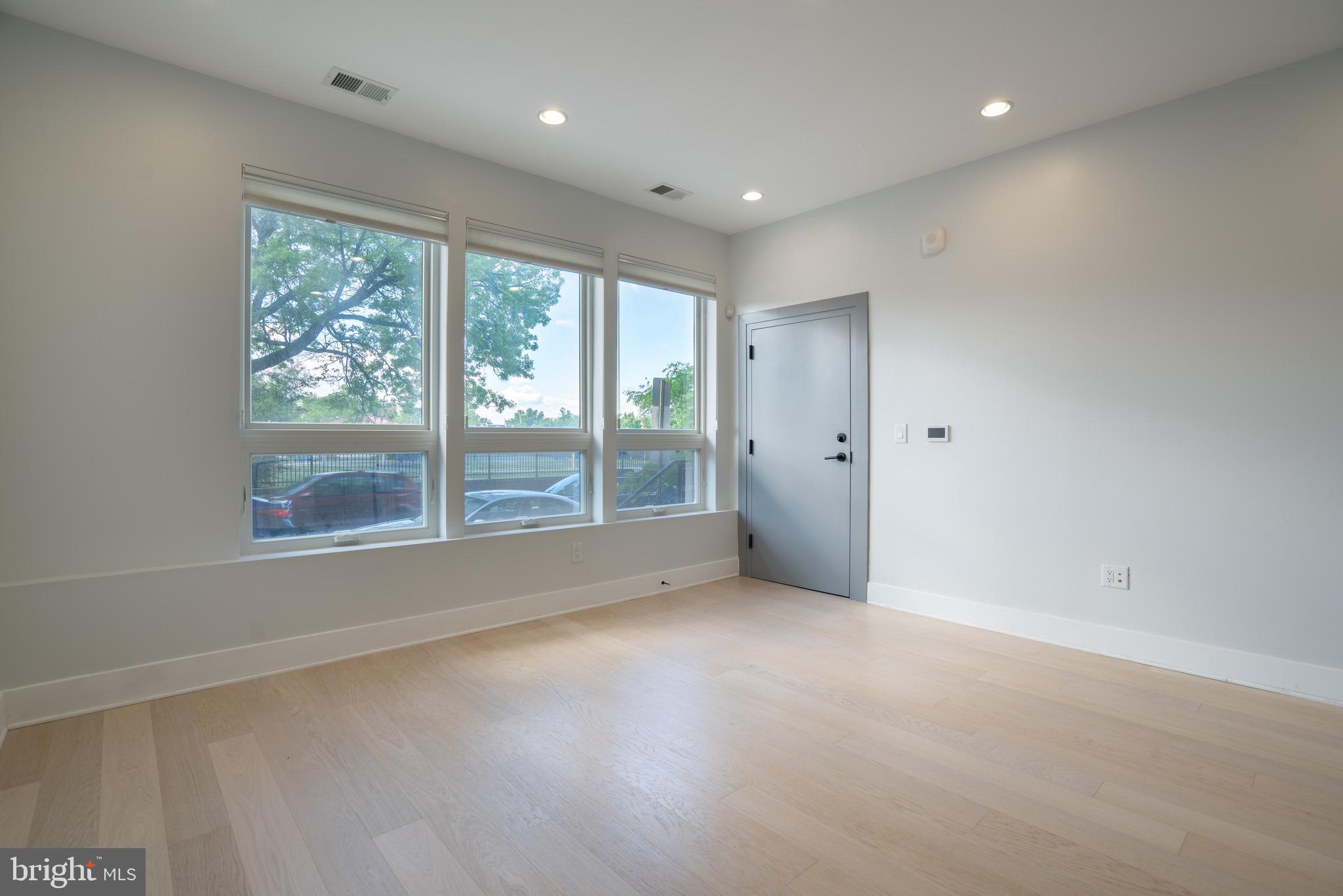 705 IRVING ST NW #202