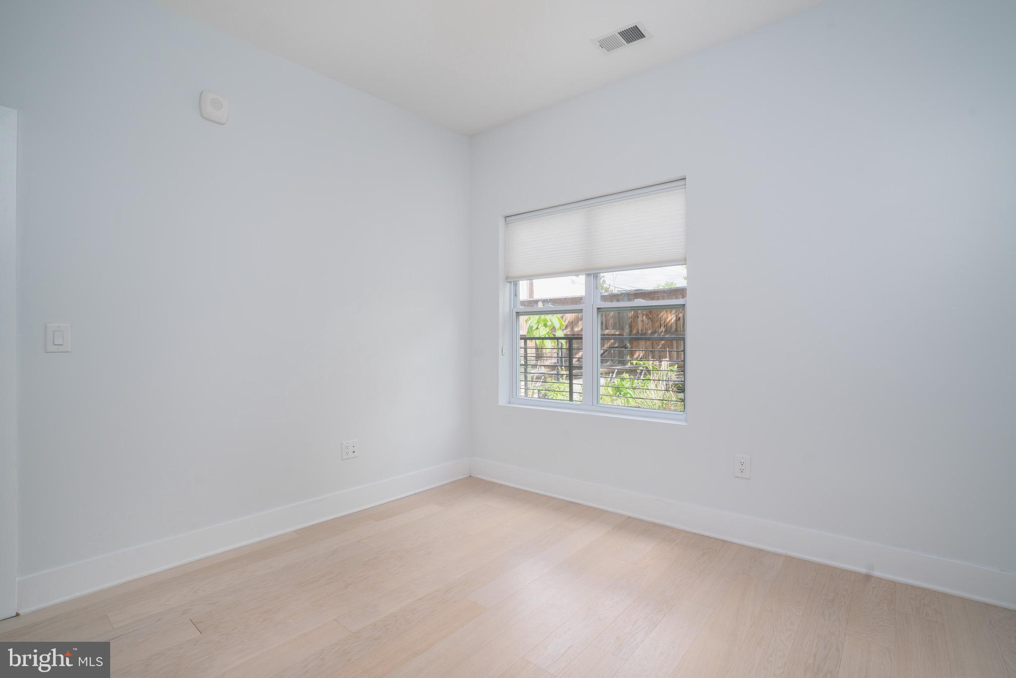 705 IRVING ST NW #202